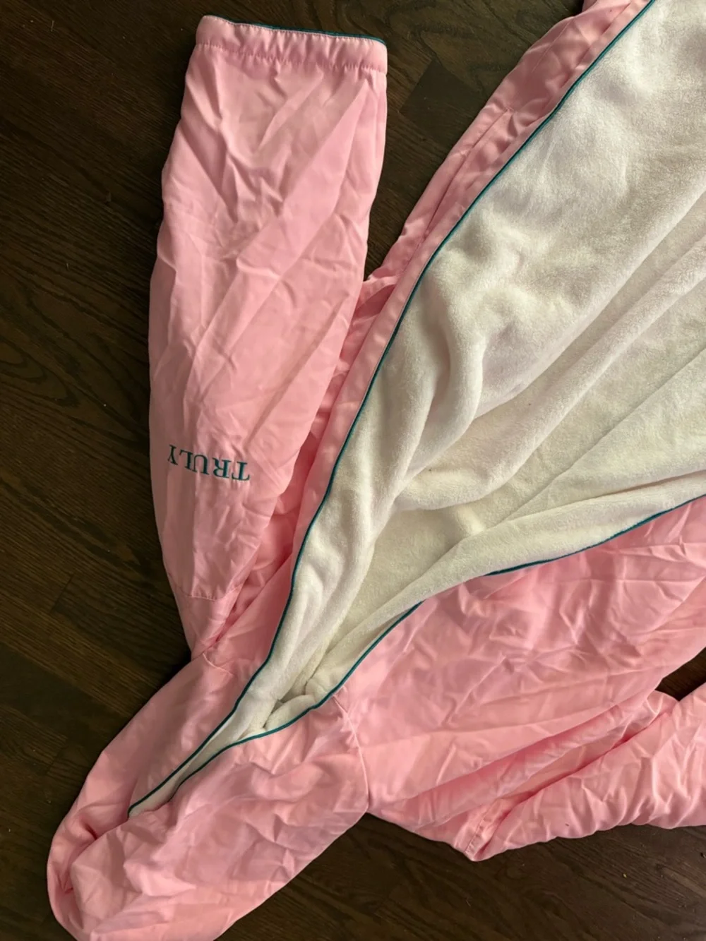 Truly Pink & White Robe - Picture 4 of 4